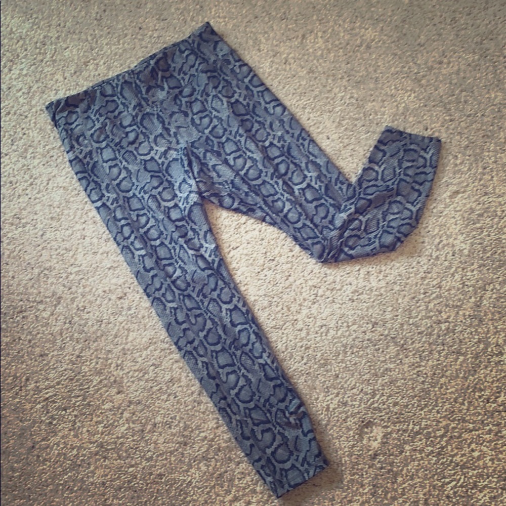 Athletic leggings